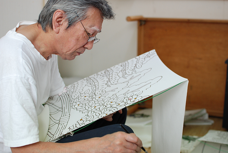 城下町新発田の自然や文化を、手描きローケツ染めで表現する染職人
